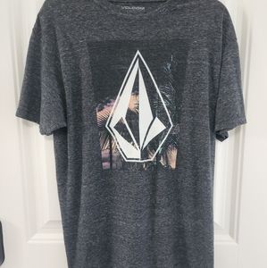 Men's Volcom t-shirt